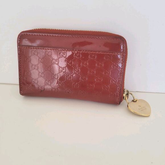Gucci Logo Heart Charm Card Key Wallet Zip Monogram Red Patent Leather Compact - Picture 2 of 12